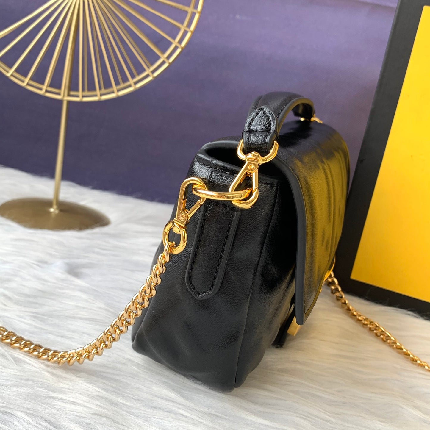 Fendi Baguette Mini Leather Crossbody Bag 19cm