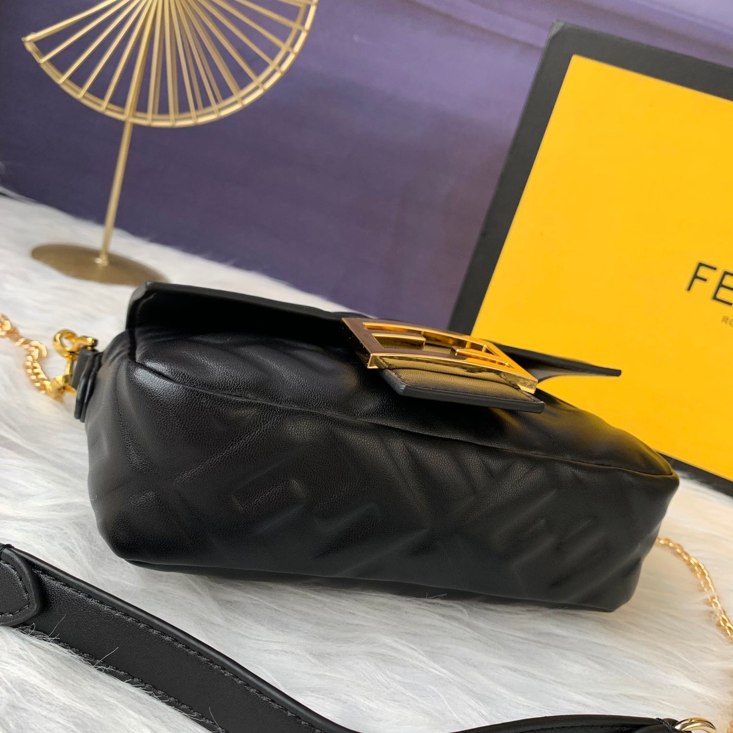 Fendi Baguette Mini Leather Crossbody Bag 19cm