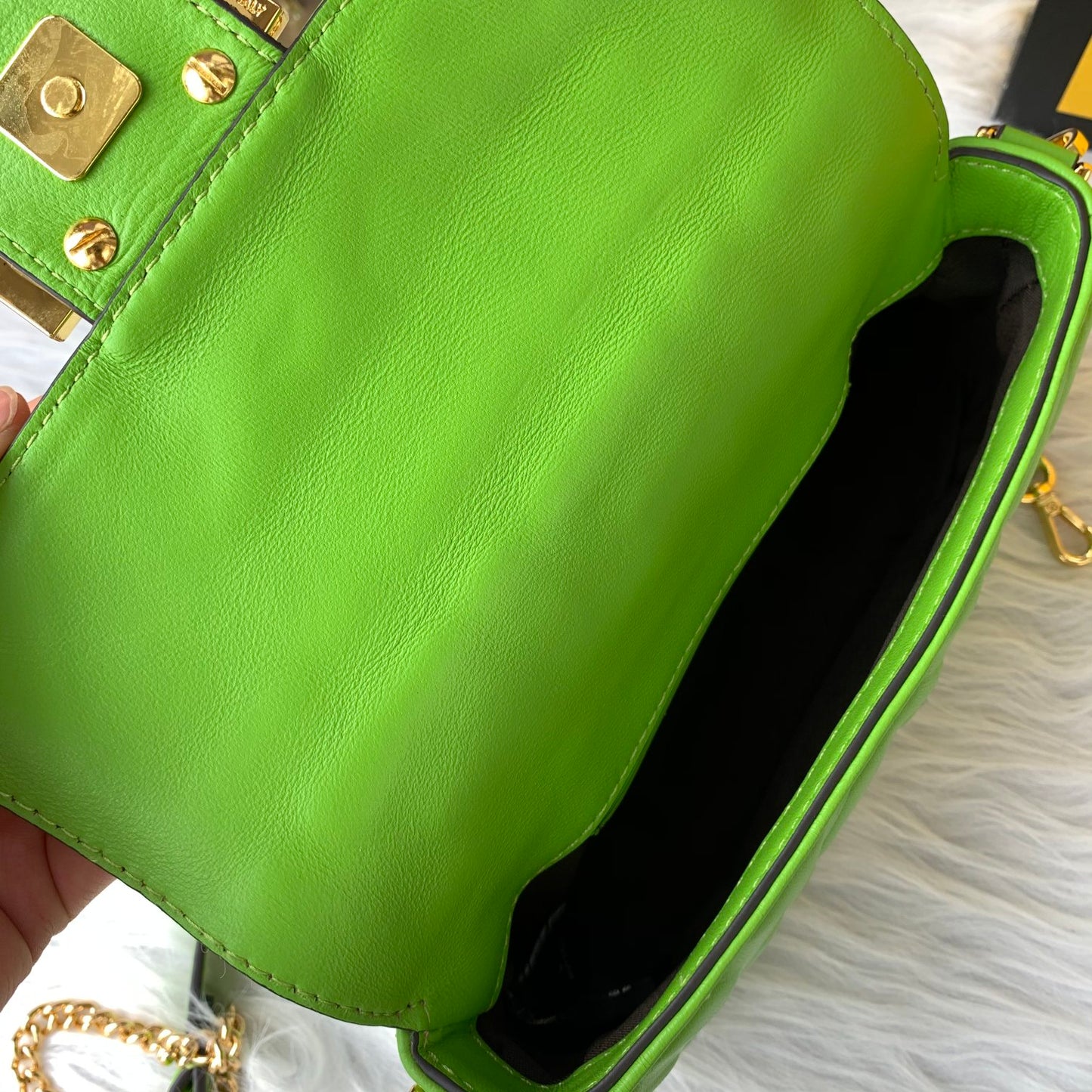 Fendi Baguette Mini Leather Crossbody Bag 19cm
