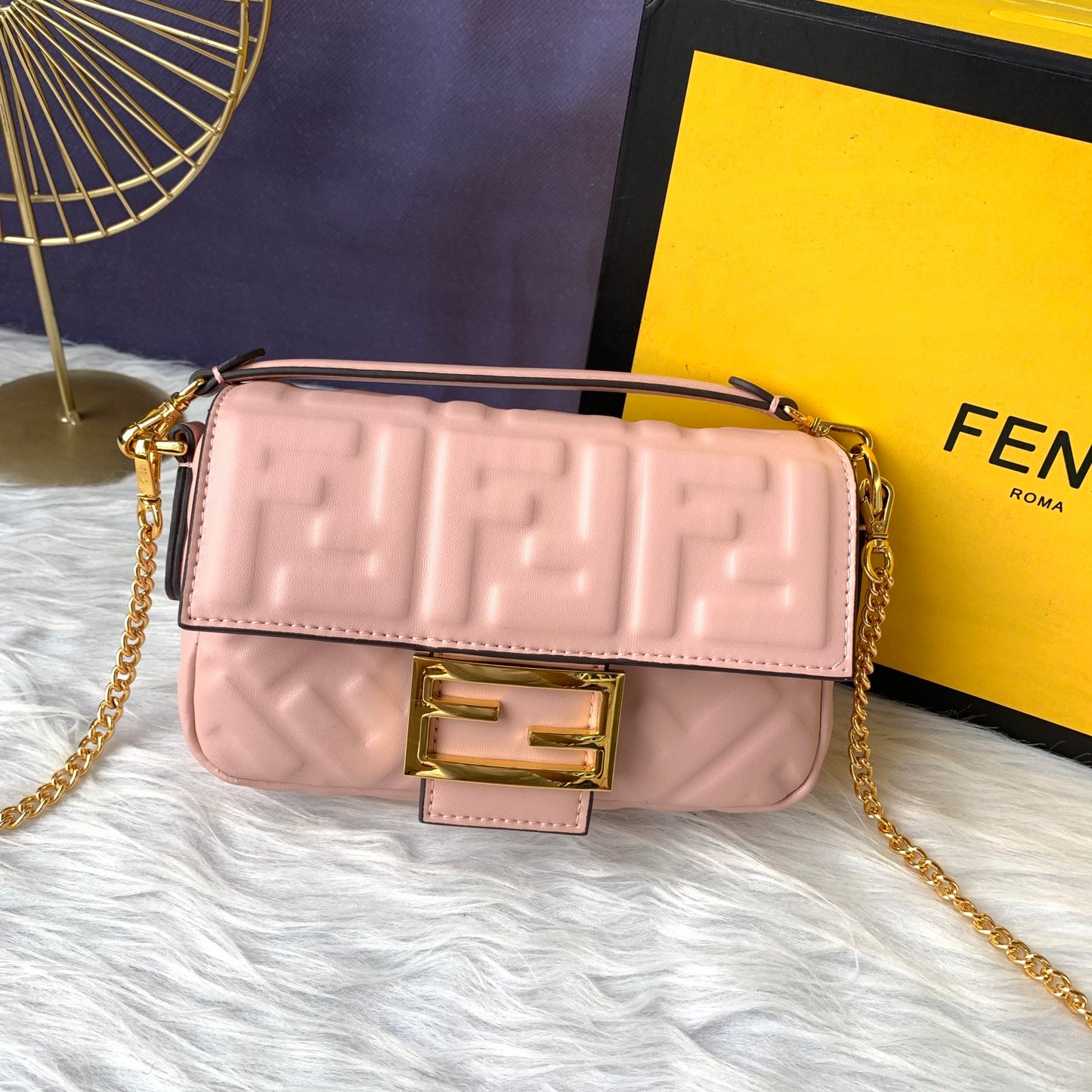 Fendi Baguette Mini Leather Crossbody Bag 19cm