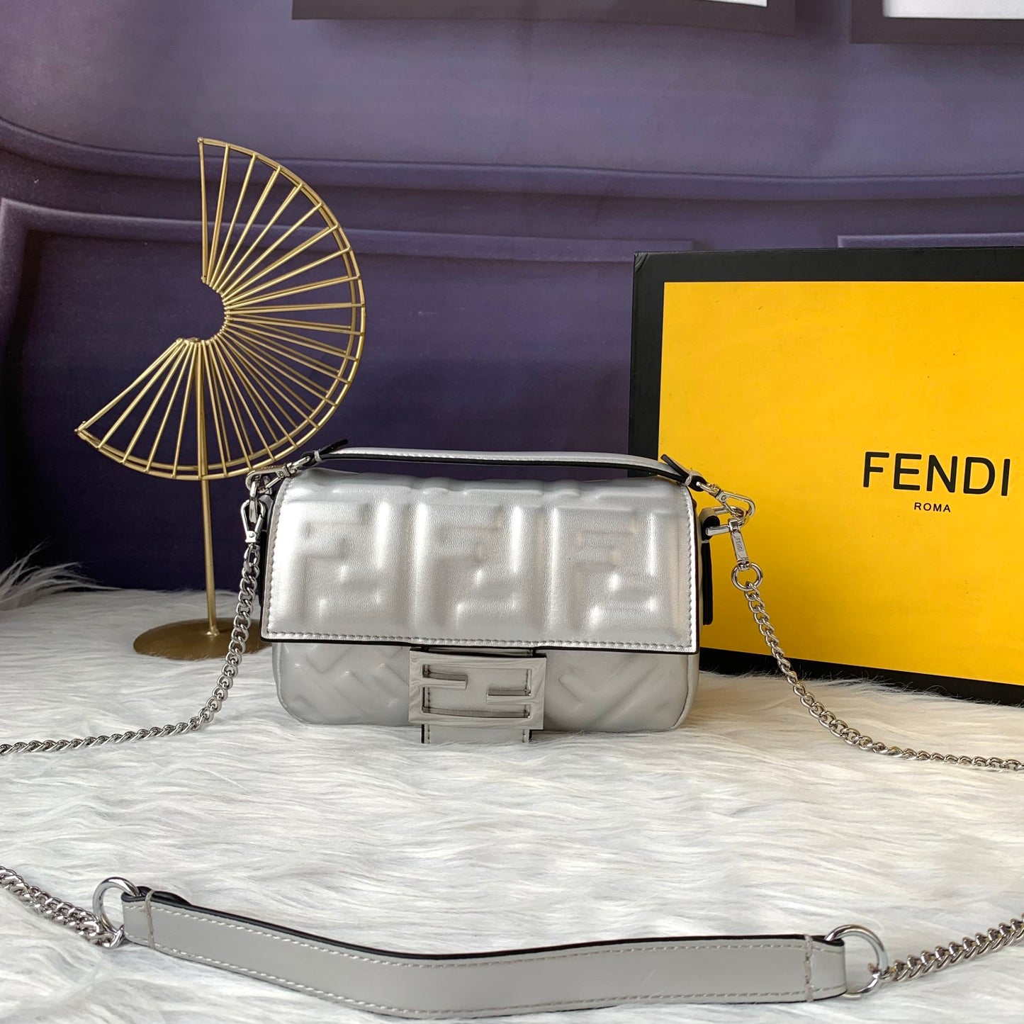 Fendi Baguette Mini Leather Crossbody Bag 19cm