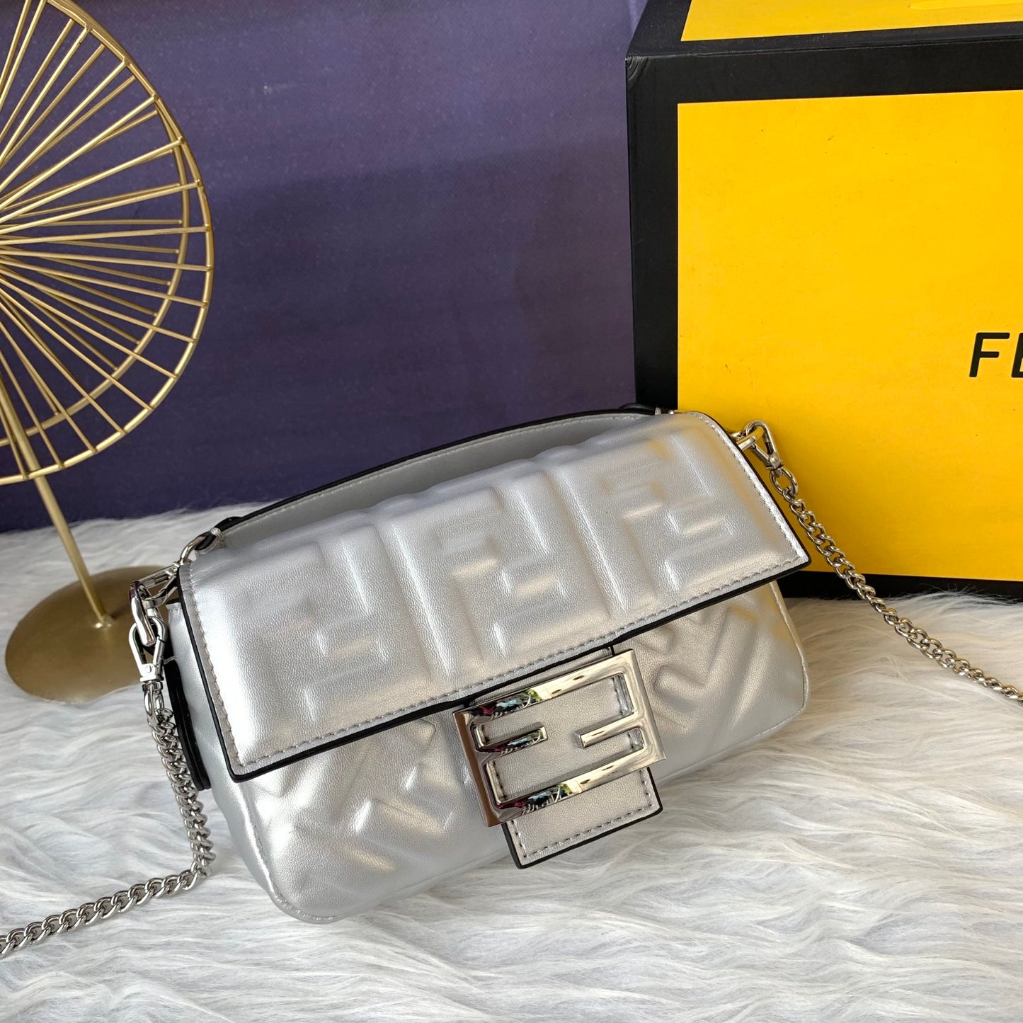 Fendi Baguette Mini Leather Crossbody Bag 19cm