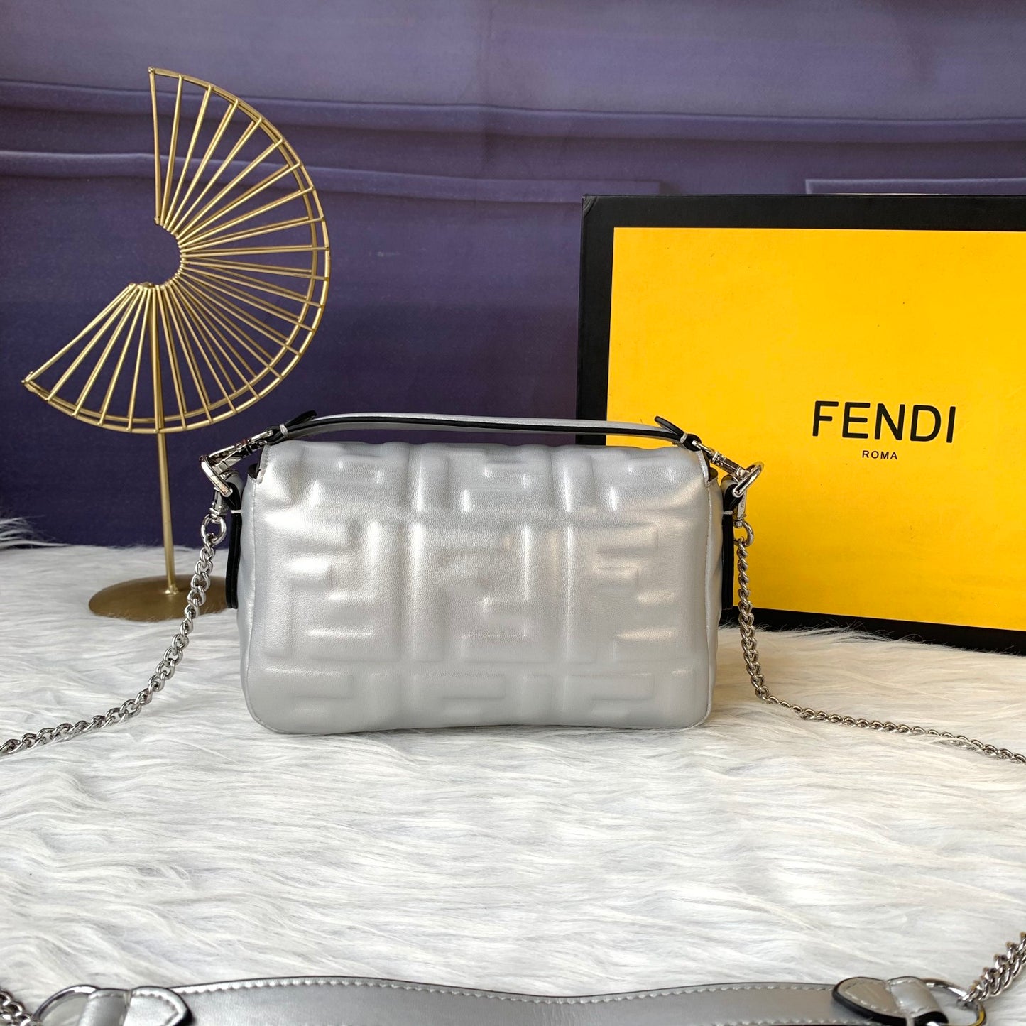 Fendi Baguette Mini Leather Crossbody Bag 19cm