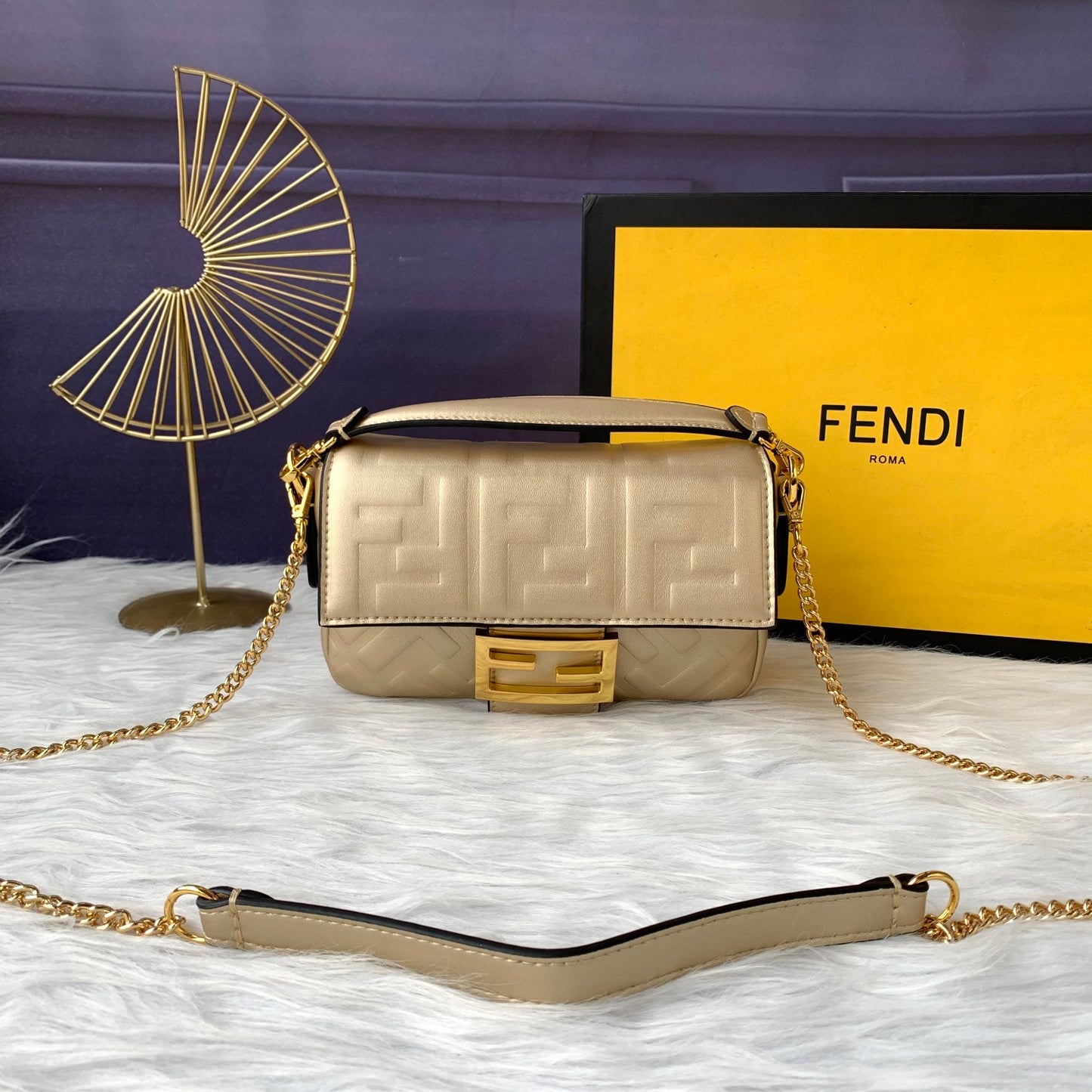 Fendi Baguette Mini Leather Crossbody Bag 19cm