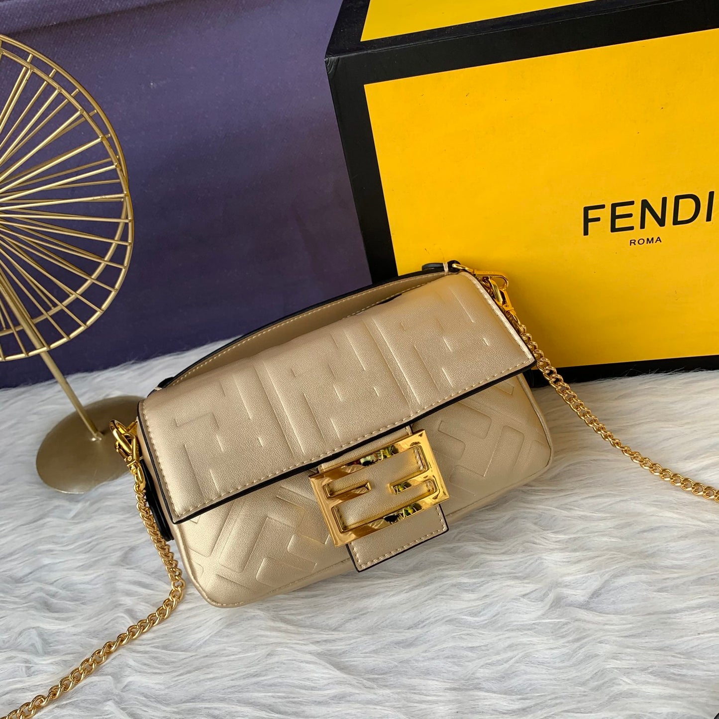 Fendi Baguette Mini Leather Crossbody Bag 19cm