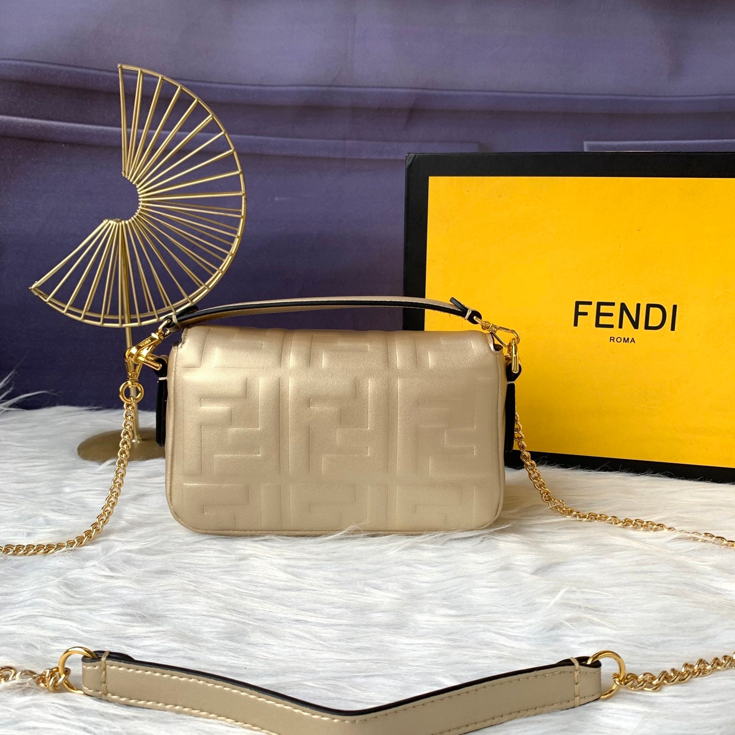 Fendi Baguette Mini Leather Crossbody Bag 19cm
