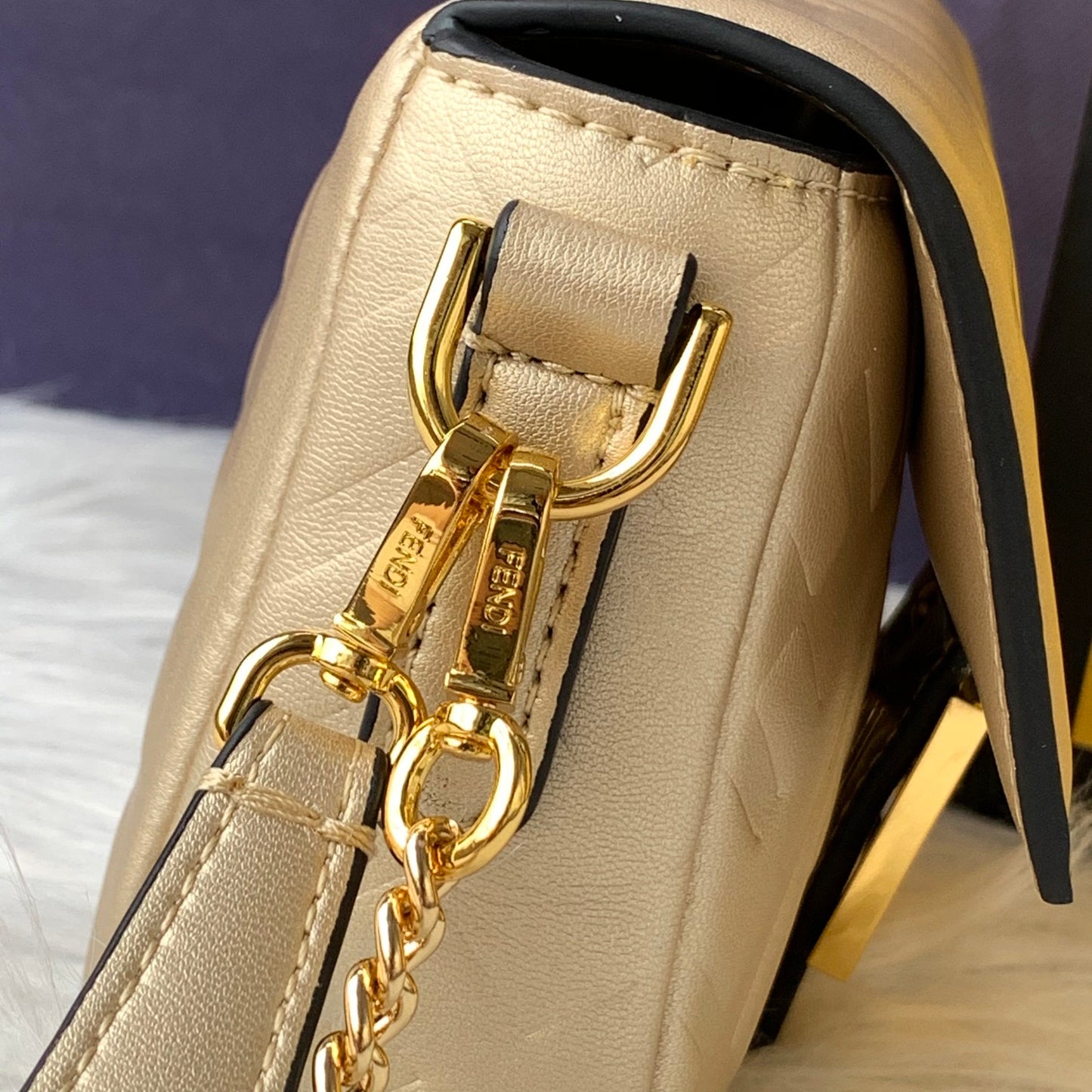 Fendi Baguette Mini Leather Crossbody Bag 19cm