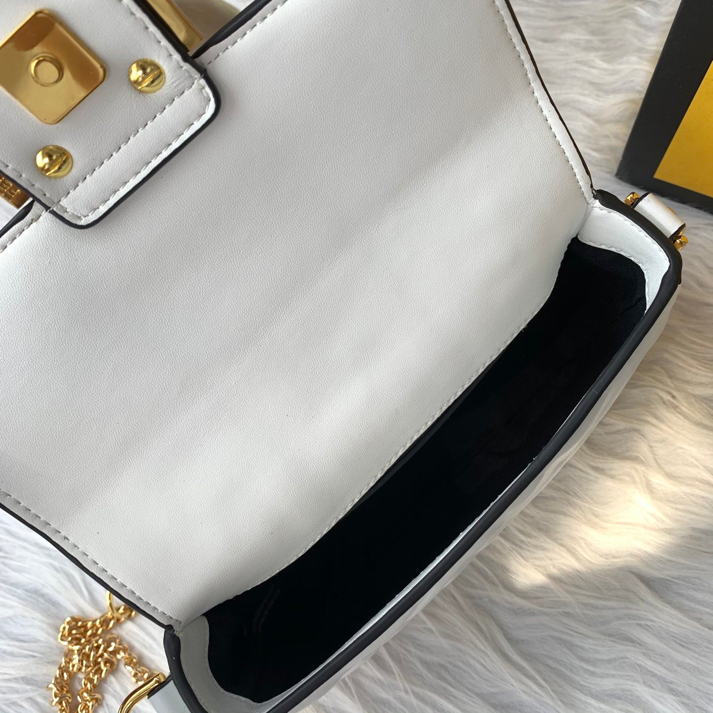 Fendi Baguette Mini Leather Crossbody Bag 19cm
