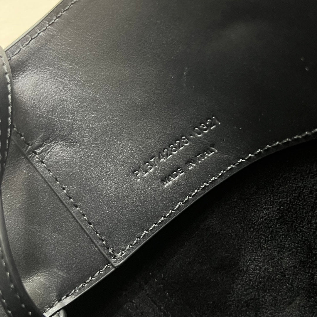 Ysl Saint Laurent LE 37 Bucket Bag