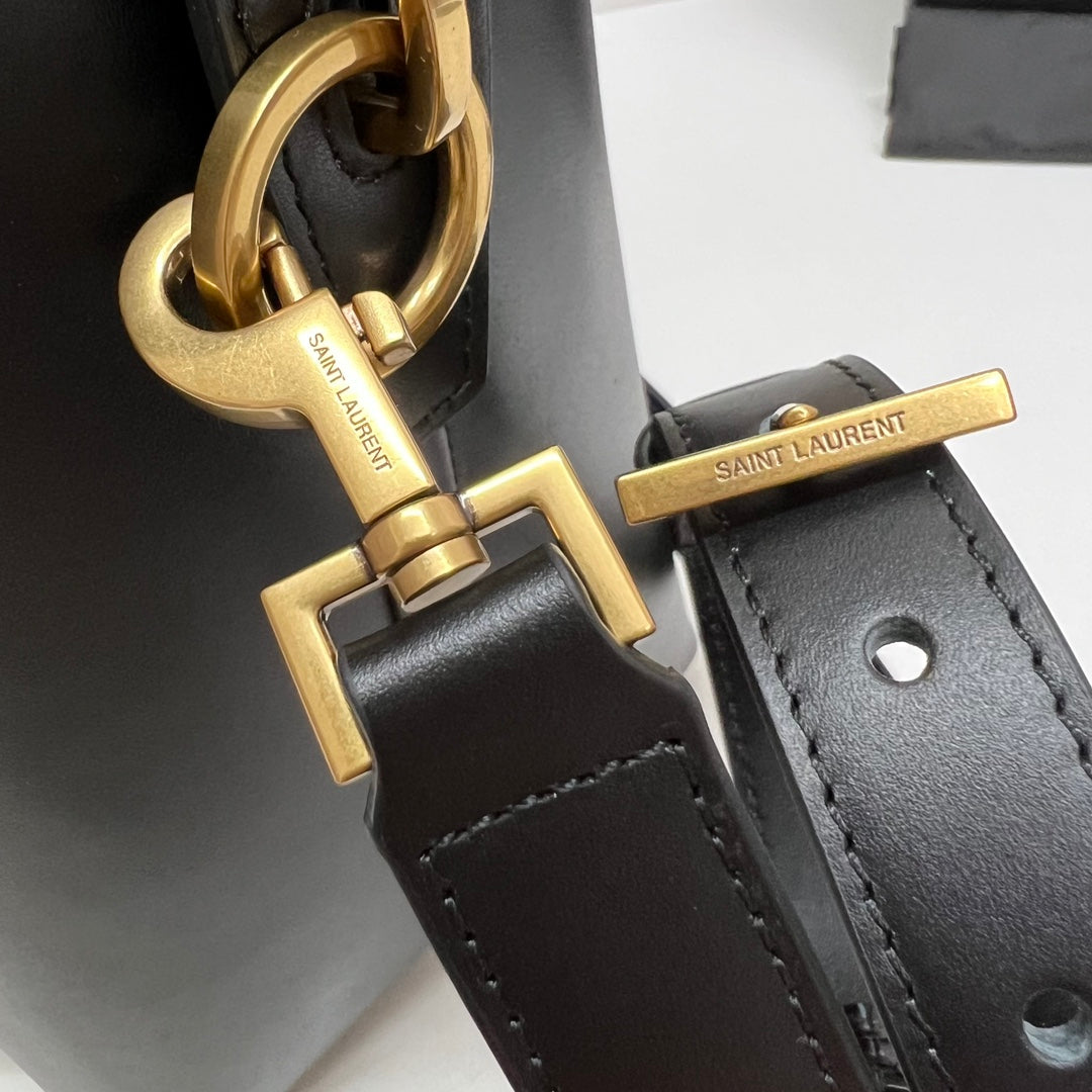 Ysl Saint Laurent LE 37 Bucket Bag