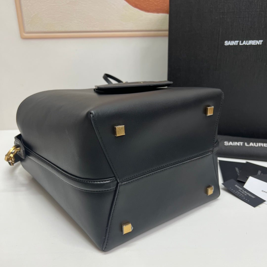 Ysl Saint Laurent LE 37 Bucket Bag