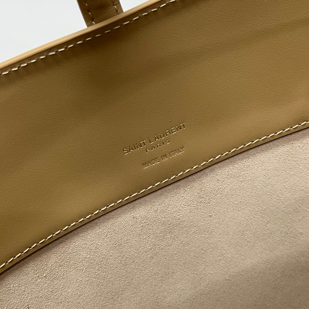 Ysl Saint Laurent LE 37 Bucket Bag
