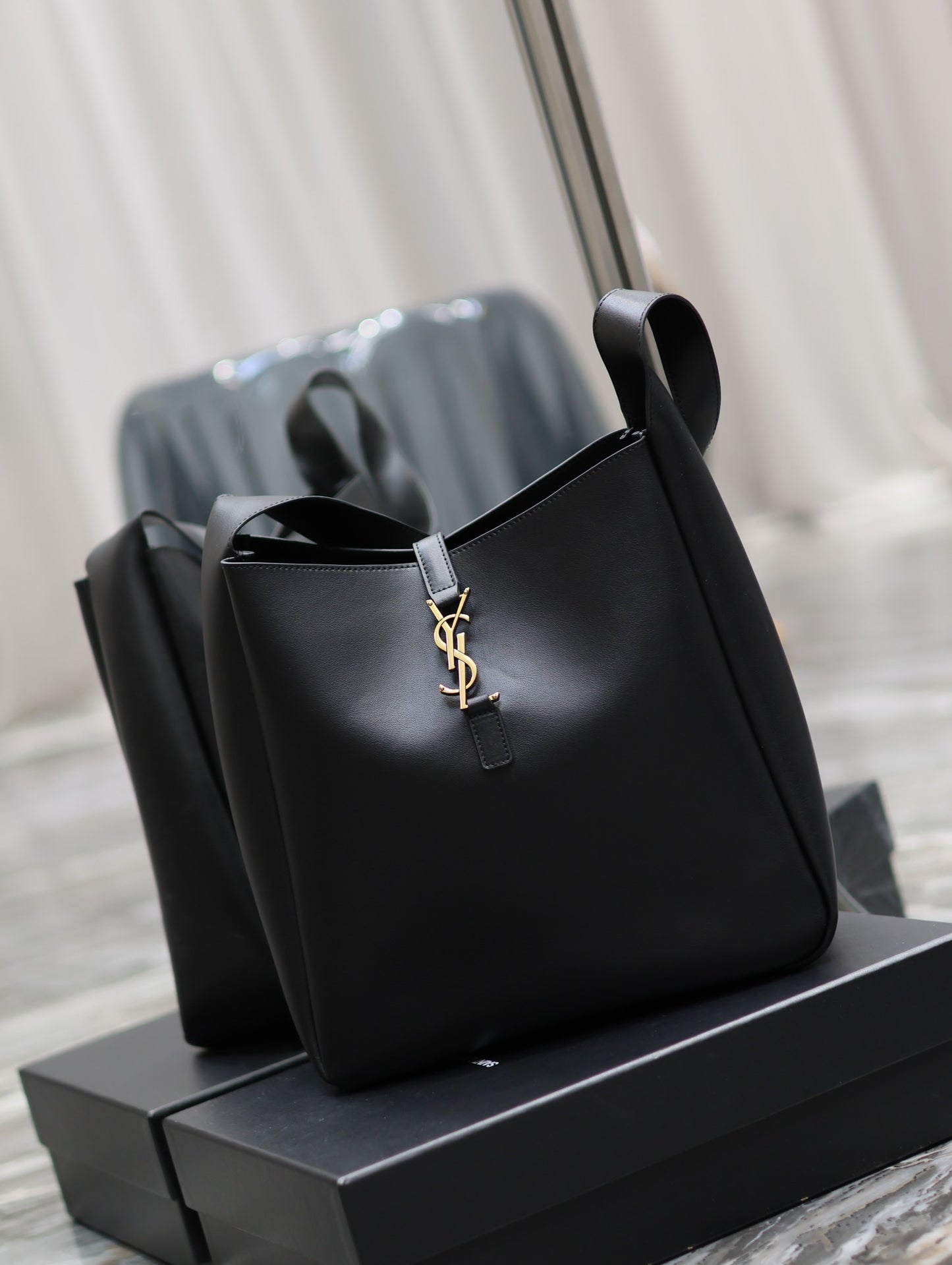 Ysl Saint Laurent LE 5A7 Hobo Bag Vintage Black Leather