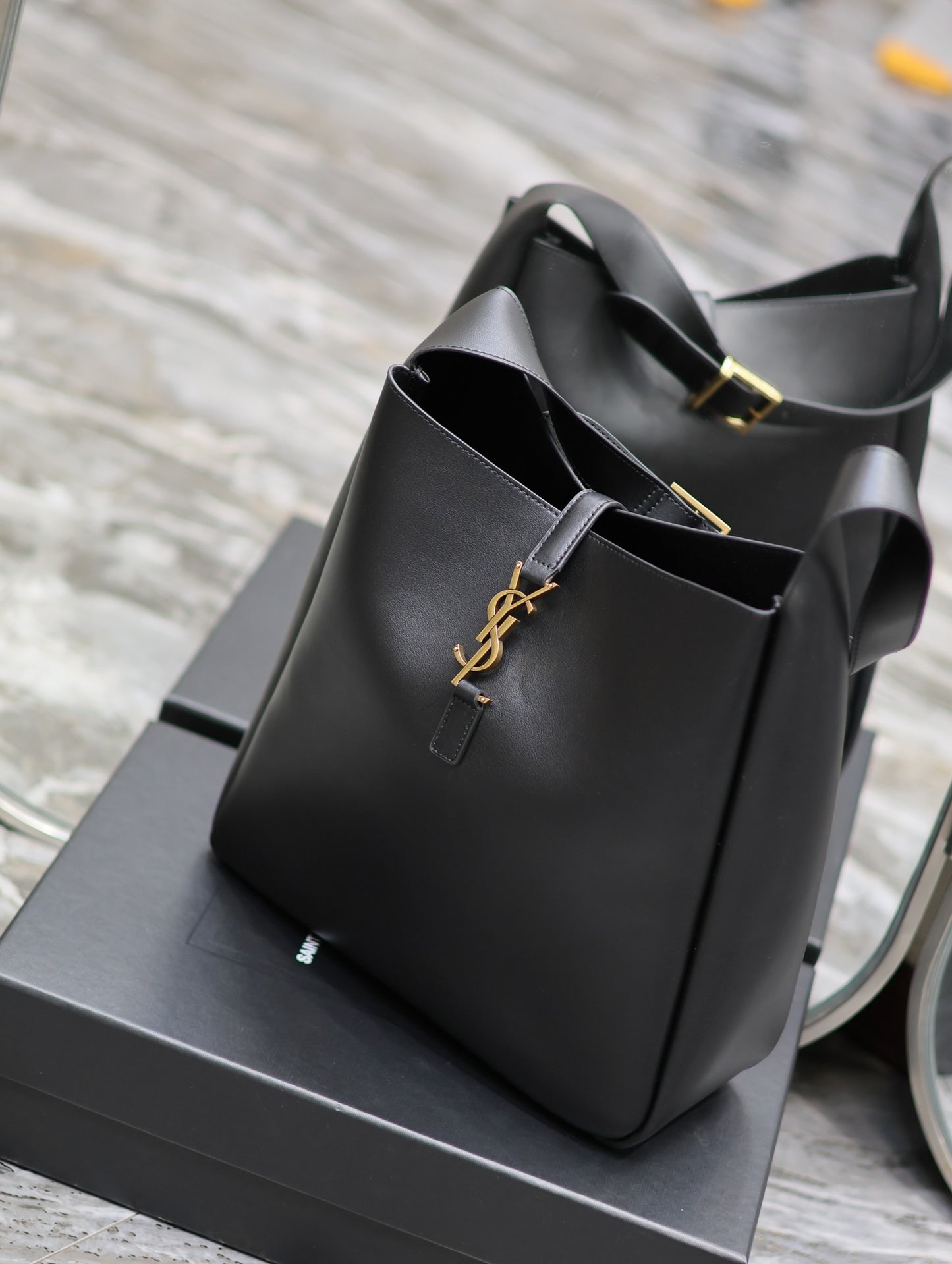 Ysl Saint Laurent LE 5A7 Hobo Bag Vintage Black Leather