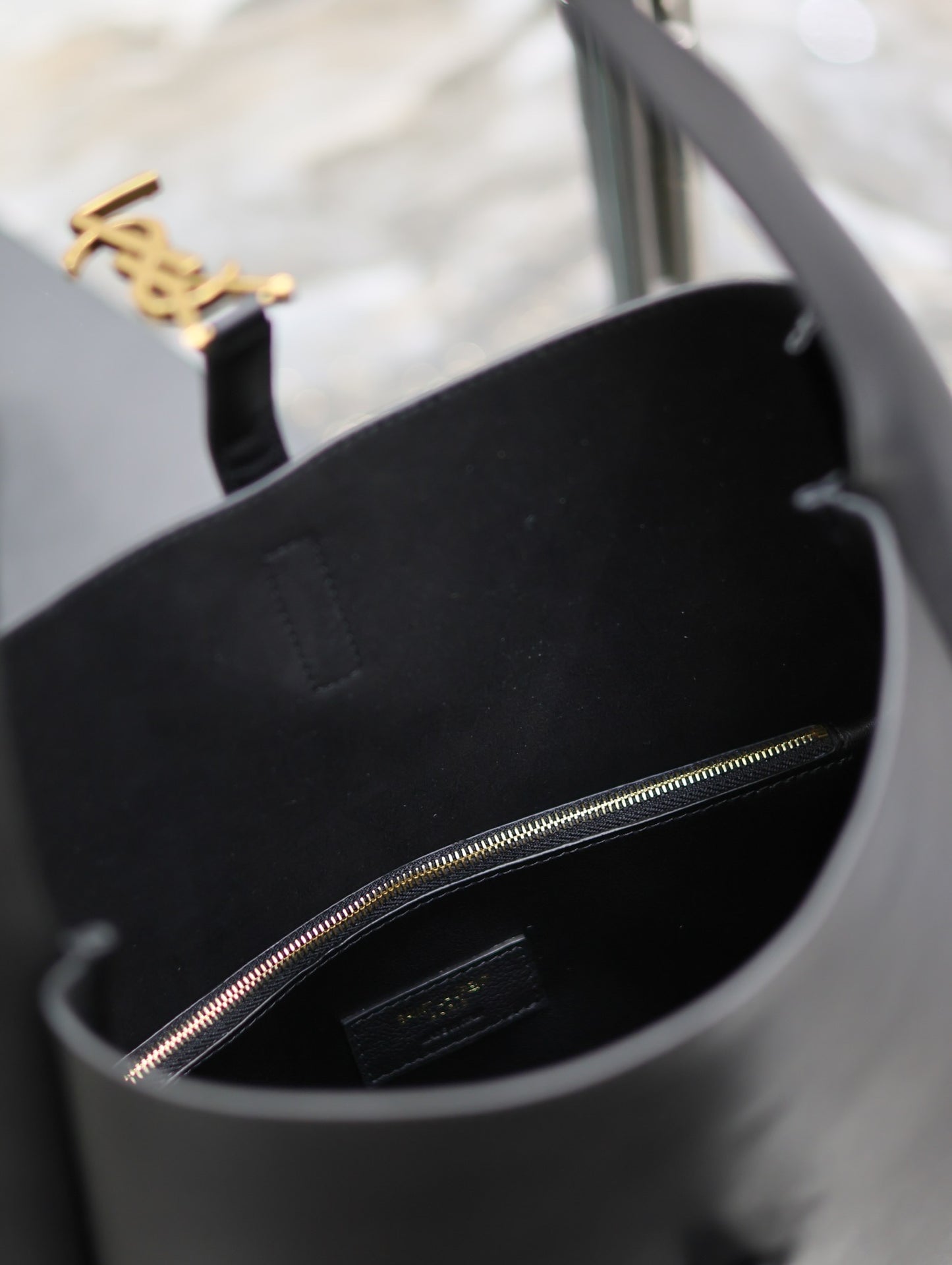 Ysl Saint Laurent LE 5A7 Hobo Bag Vintage Black Leather