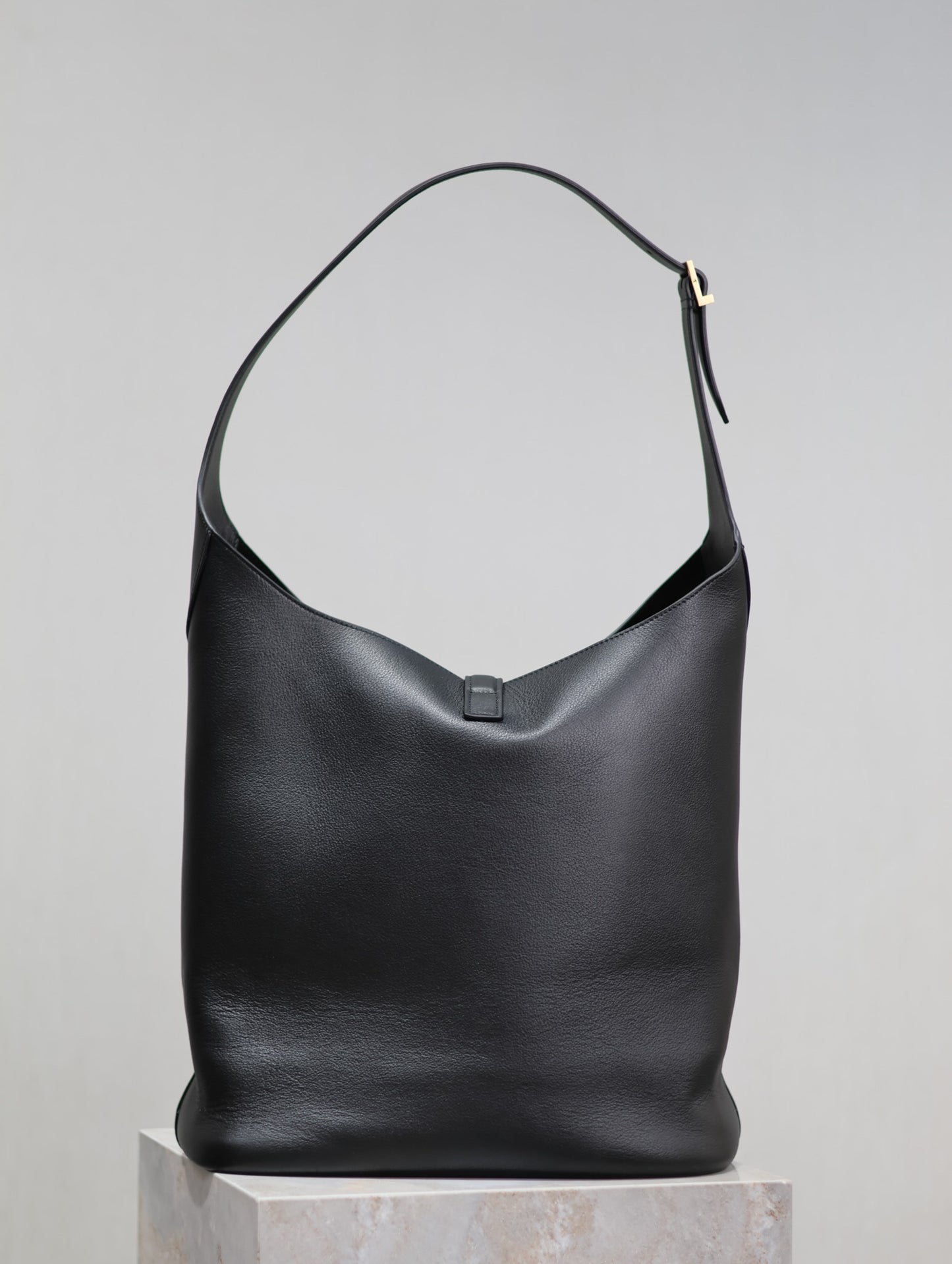 Ysl Saint Laurent LE 5A7 Hobo Bag Vintage Black Leather