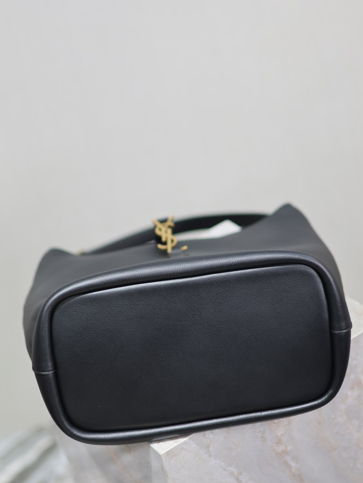 Ysl Saint Laurent LE 5A7 Hobo Bag Vintage Black Leather