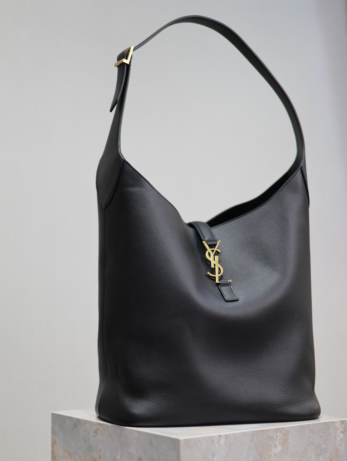 Ysl Saint Laurent LE 5A7 Hobo Bag Vintage Black Leather