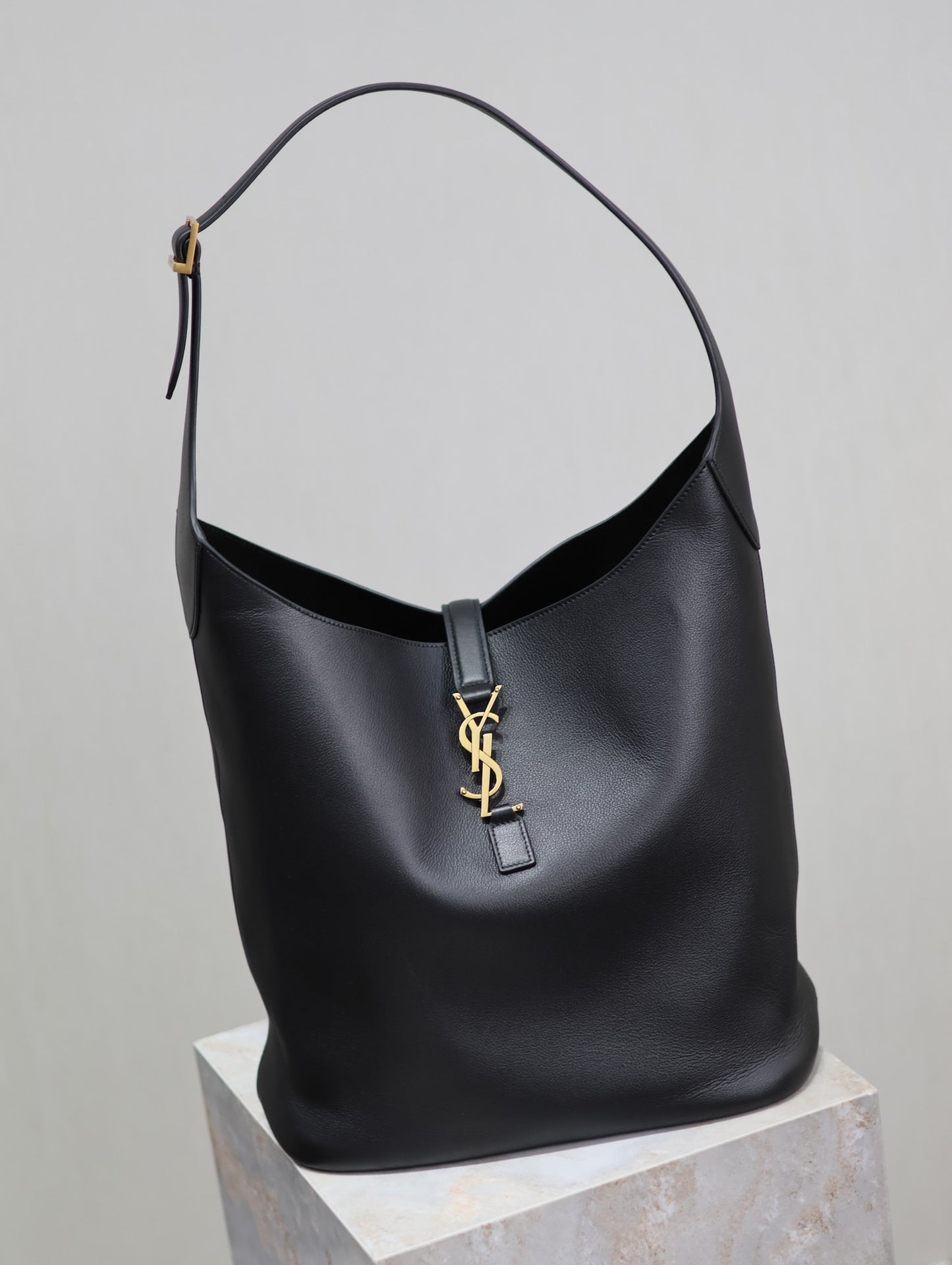 Ysl Saint Laurent LE 5A7 Hobo Bag Vintage Black Leather