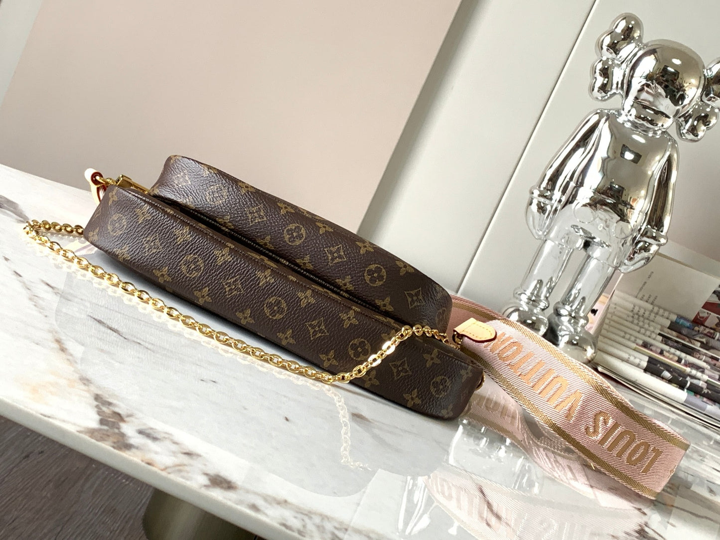 Lv Louis Vuitton Multi Pochette in Monogram Canvas