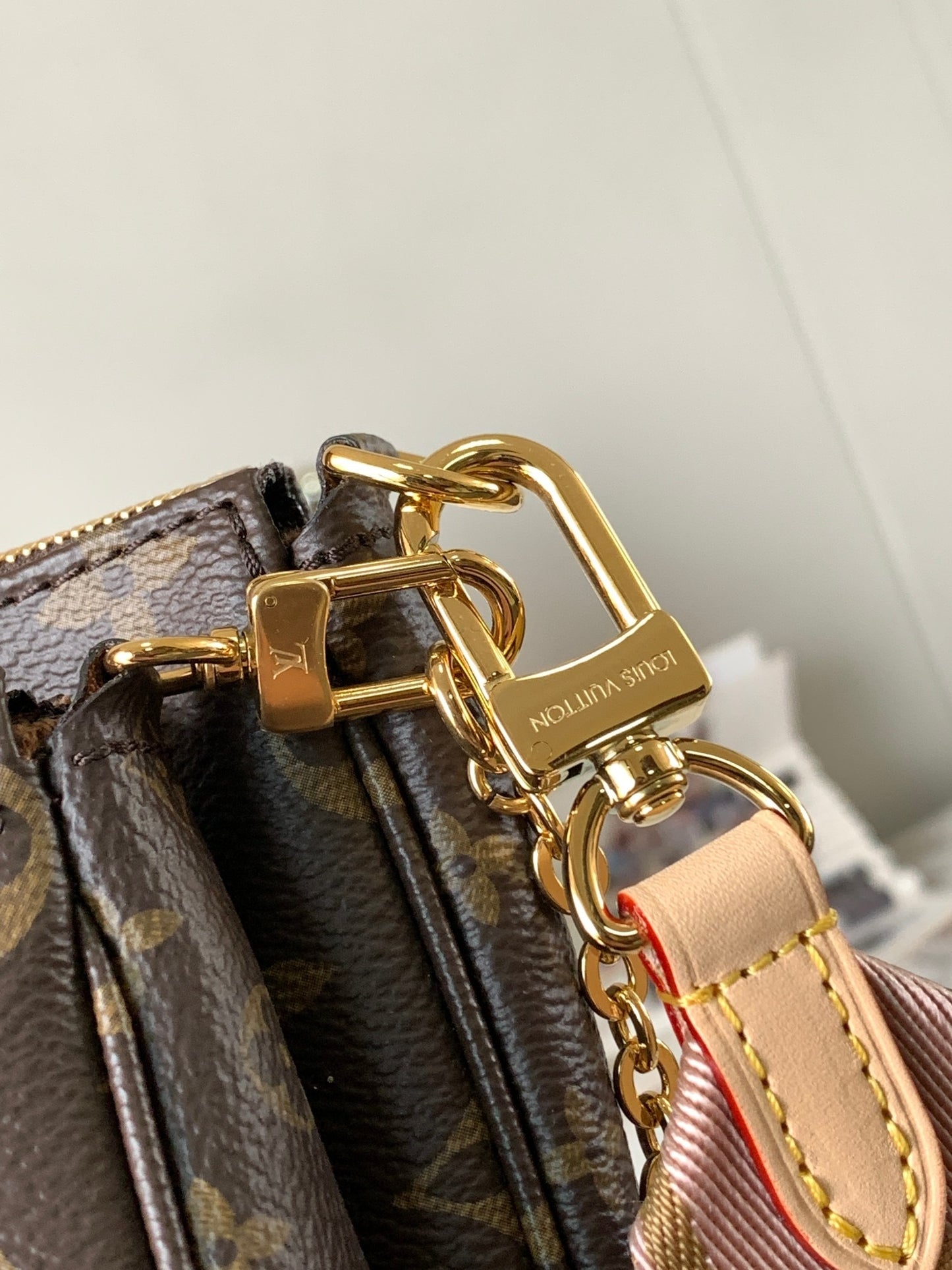 Lv Louis Vuitton Multi Pochette in Monogram Canvas