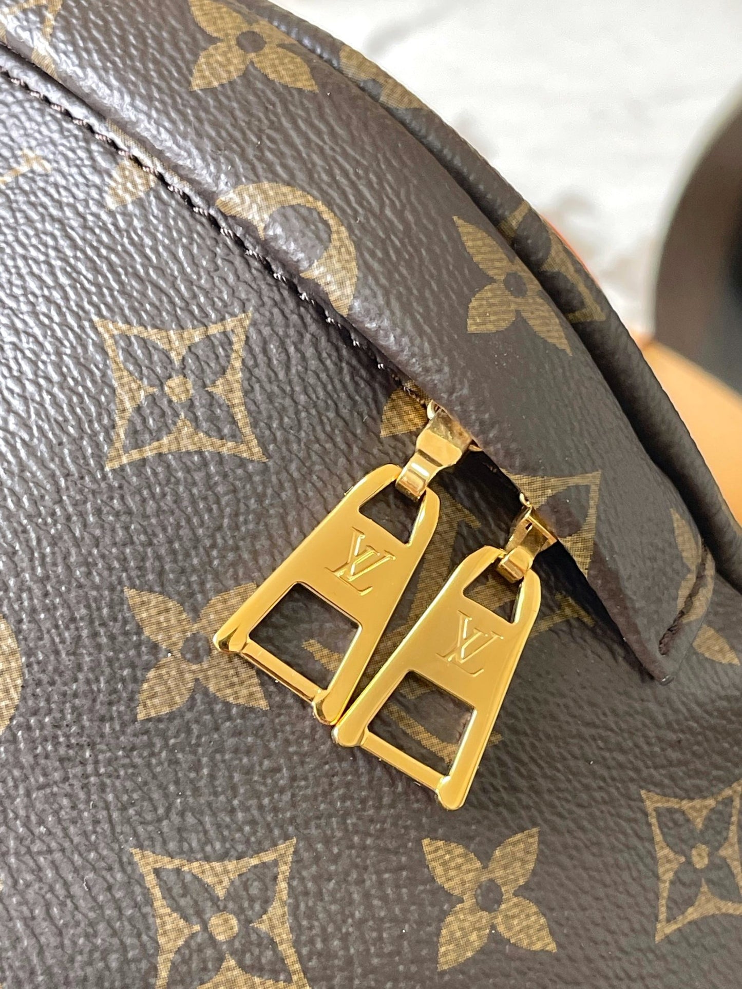 Lv Louis Vuitton Bumbag Noir in Monogram Canvas