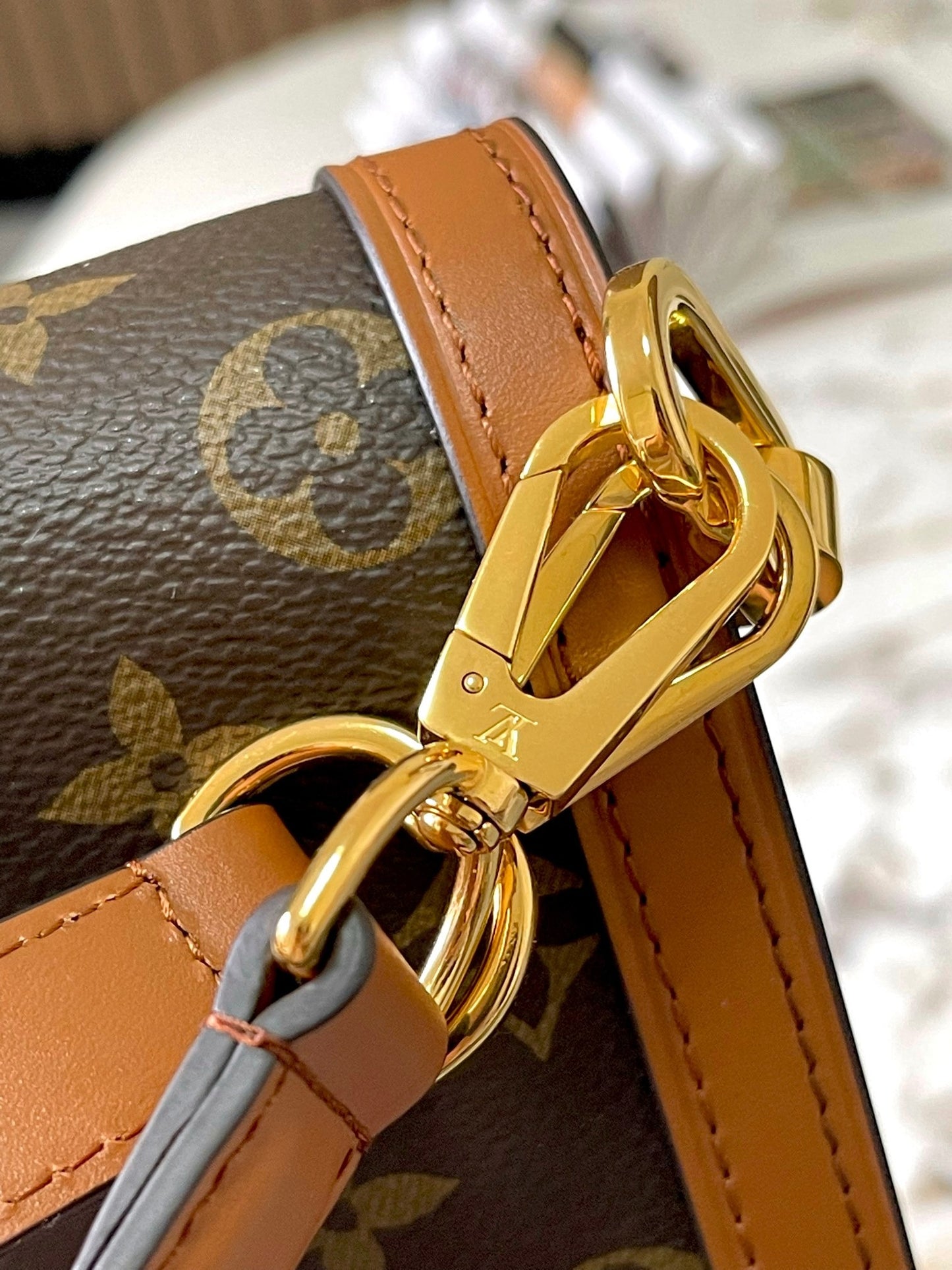 Lv Louis Vuitton Dauphine Lock Monogram Canvas