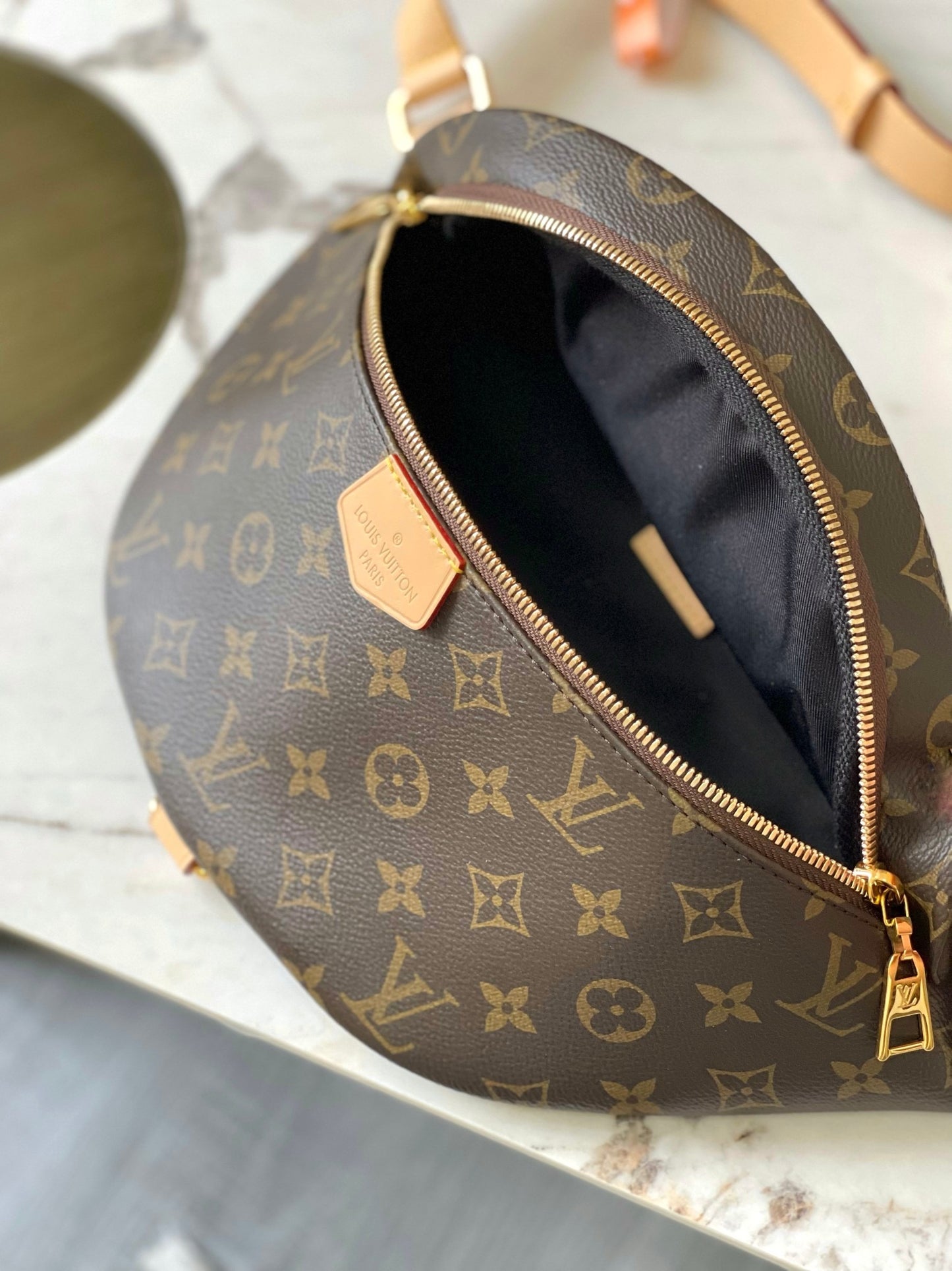 Lv Louis Vuitton Bumbag Noir in Monogram Canvas