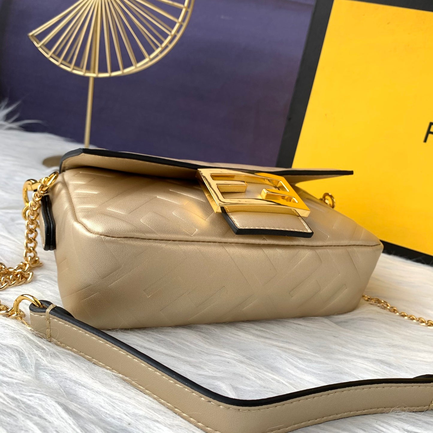 Fendi Baguette Mini Leather Crossbody Bag 19cm